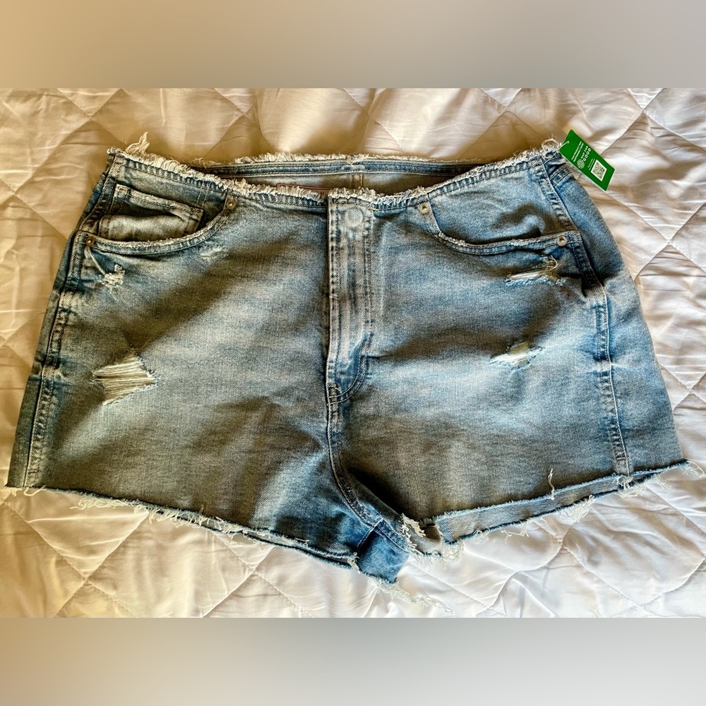 Gap Festival Short Sky High Rise denim jean shorts in size 32 / 14.